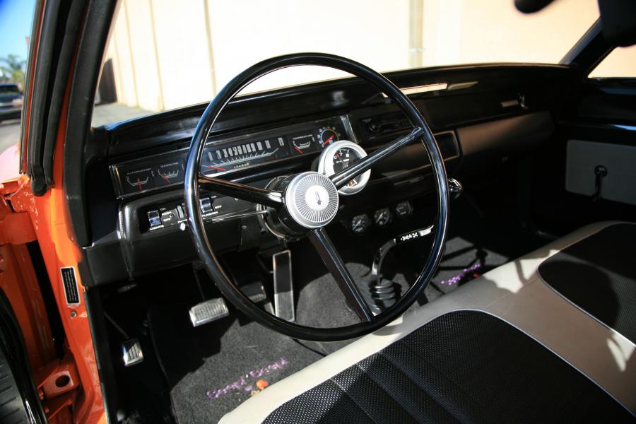  Plymouth Road Runner 426 Hemi 1968 года  (фото 6 из 9)